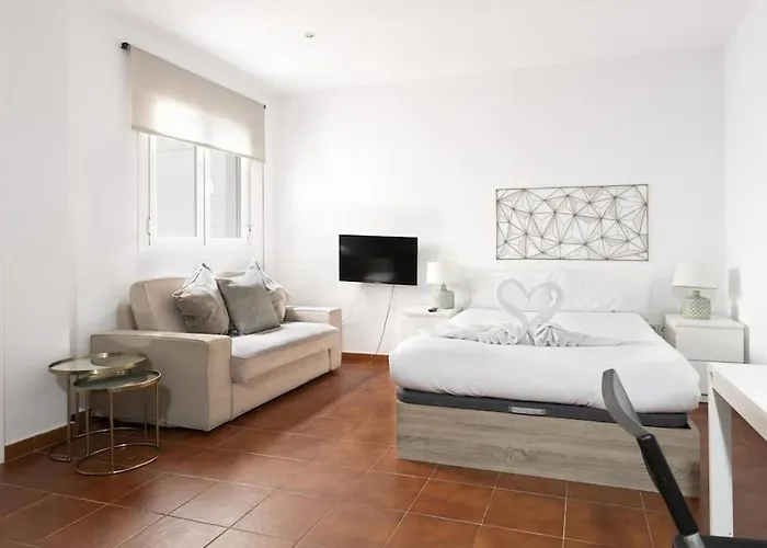 Centrally Located Studio In Madrid - 382
